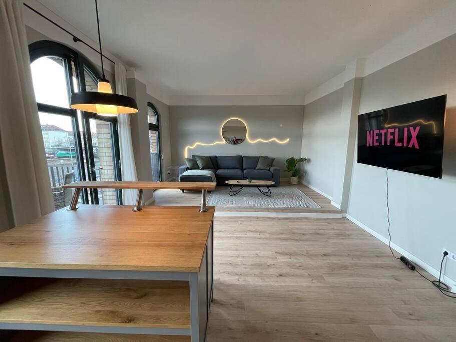 Loft 7 15min Hbf 2br Smart Tv Wifi